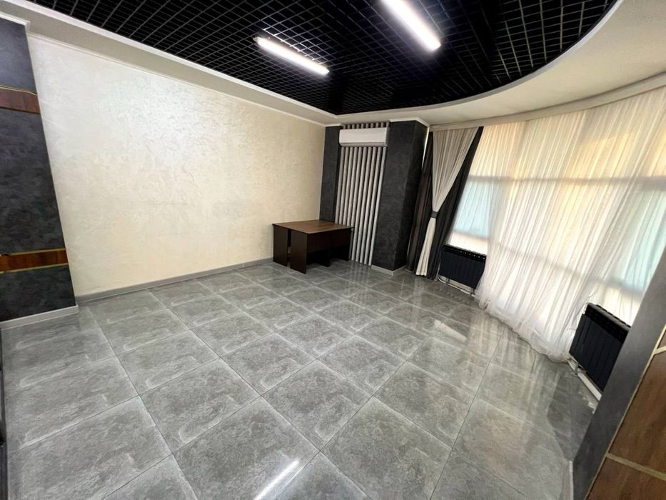 Аренда под офис 100м2 С мебелью!  5 минут от метро Мирзо Улугбек!