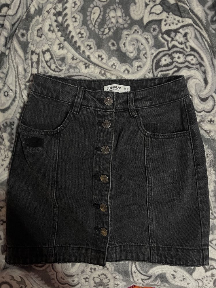 Fuste mini blugi/denim XS, 32 Pull and Bear si Bershka