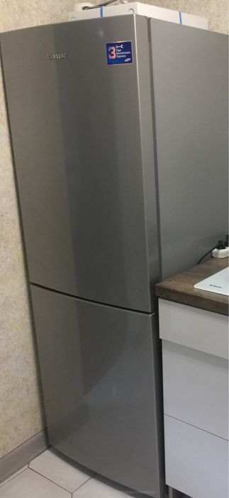Холодильник Samsung б/у