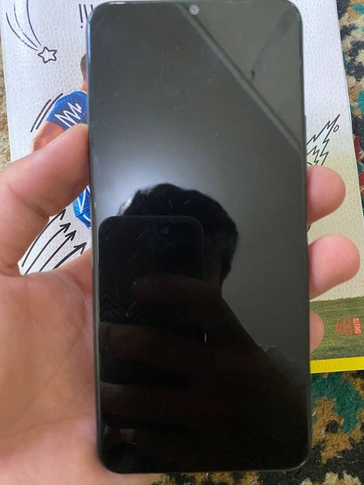 Telefon sotiladi srochno