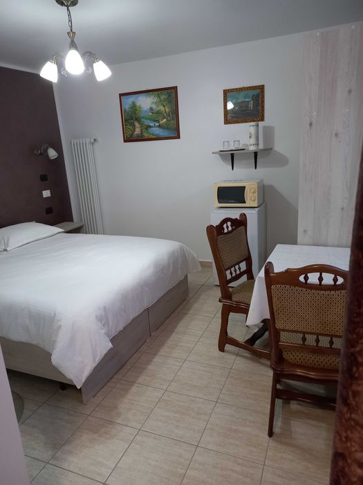 Vind CASA  FAMILIALA  cu  CABINET MEDICAL , Birouri ,  Pensiune ...