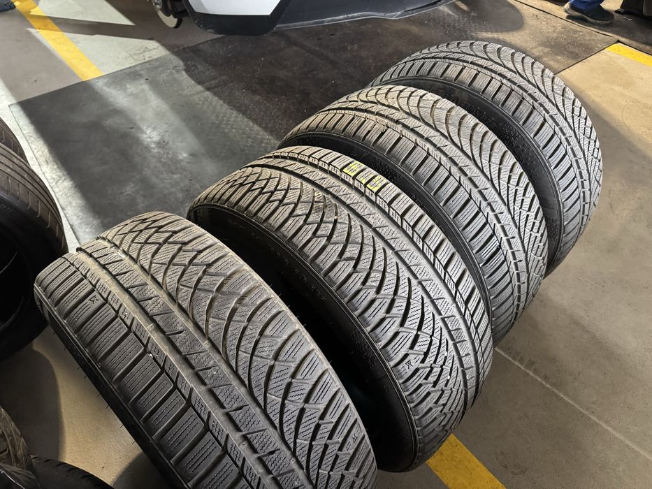 Anvlope iarna Kumho wintercraft 255 45 R19 DOT 2023
