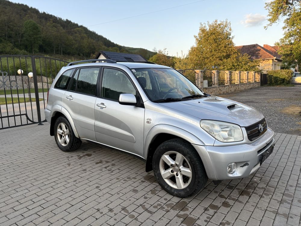 TOYOTA RAV4 4x4 2.0 diesel