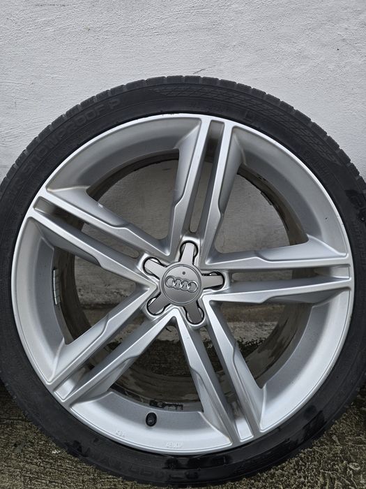 255 35 19 Nokian зимни dot22 7mm с джанти 19" 5х112 66.6 8j et30