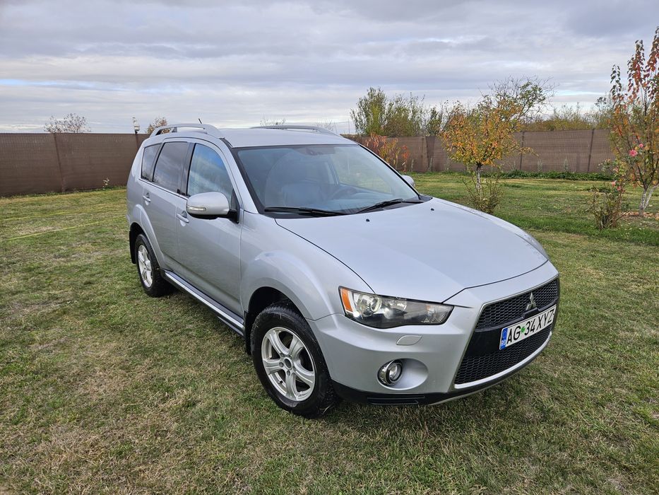 Mitsubishi Outlander 2.2 DiD Automat 4x4 • Full dotări • Proprietar
