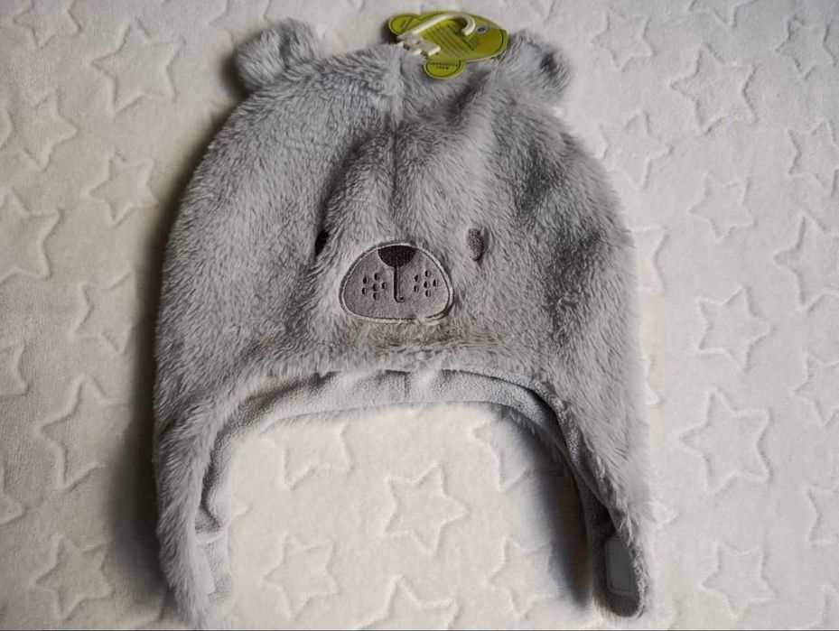 Новая шапка фирменная на флисе