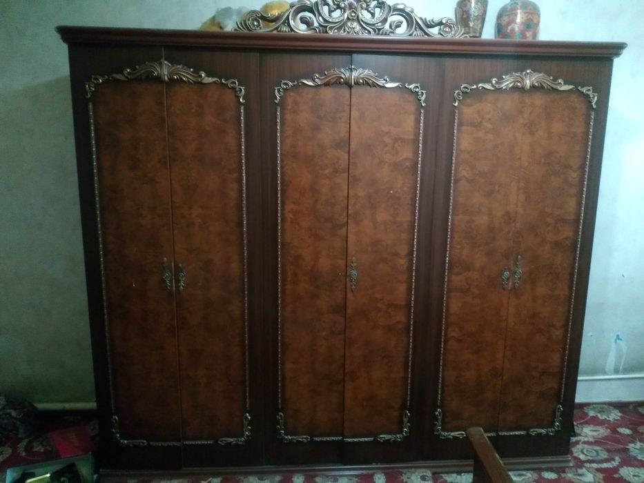 Spalniy mebel sotiladi komplekt matraslariyam bor