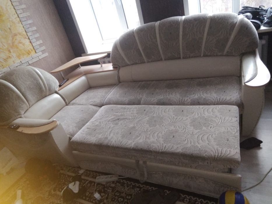 Продам диван в отличном состояний