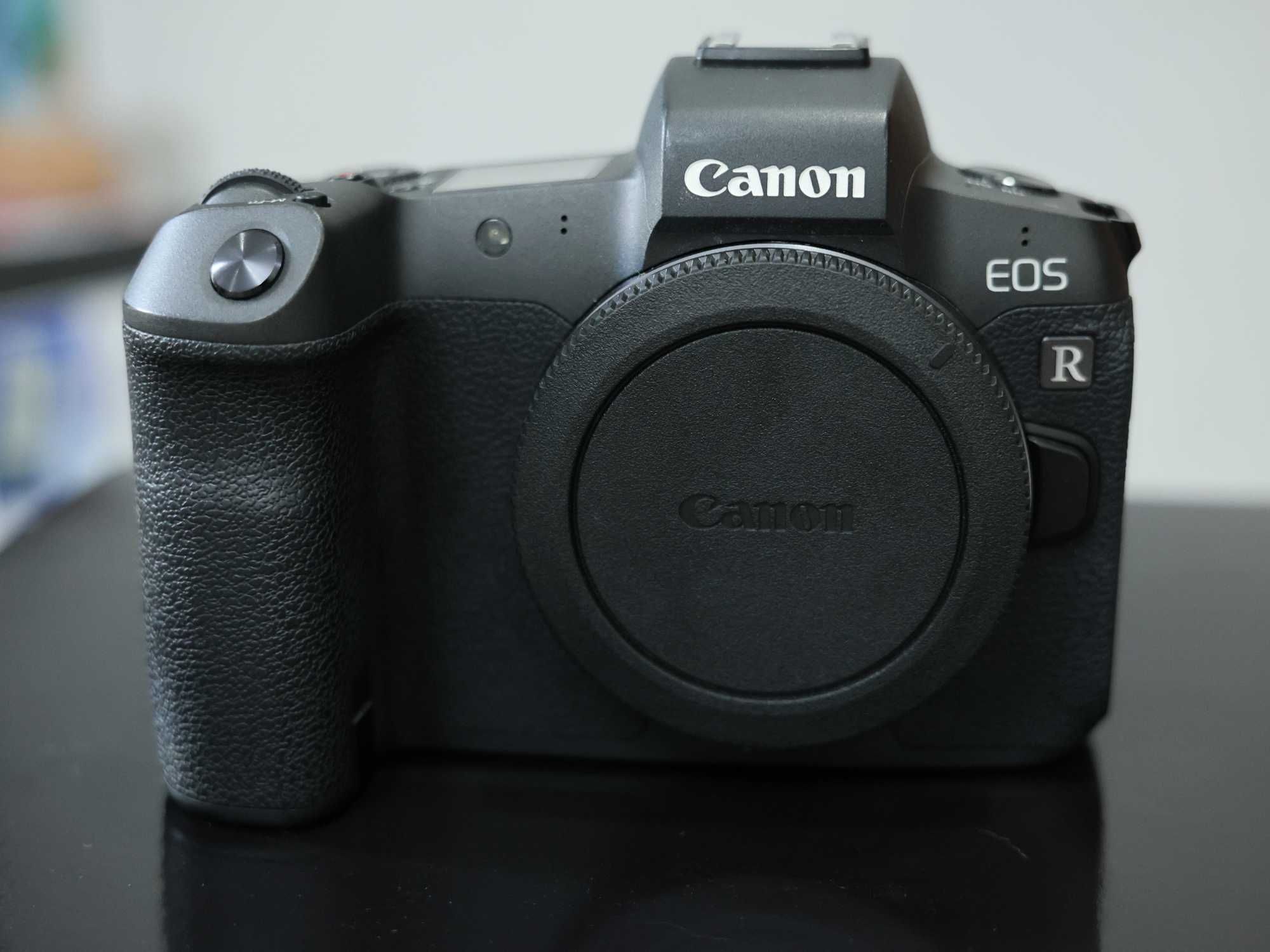 Беззеркальная камера Canon EOS R + RF 24-105mm f/4-7.1 IS STM