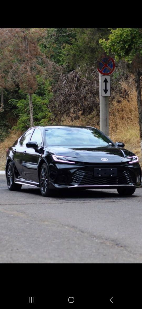 Toyota Camri 2.0 hybrid. 2025