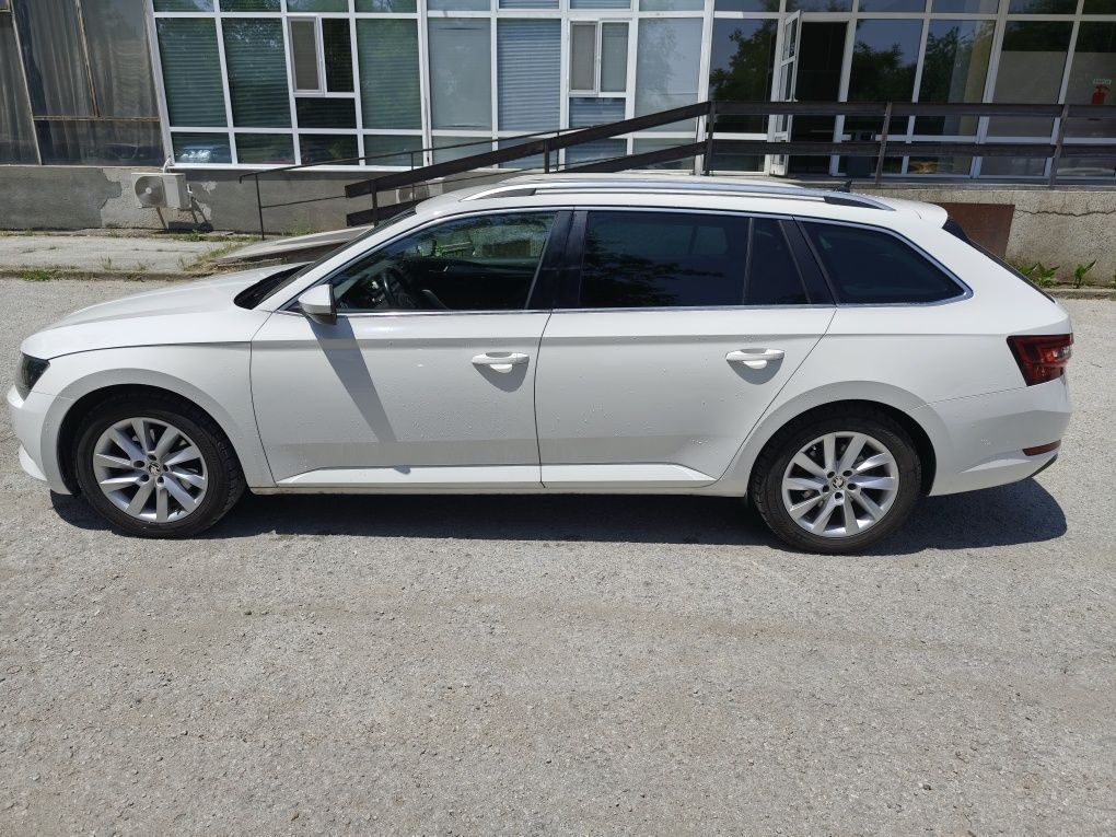 Škoda Superb Combi 2.0 TDI / 150 к.с. / 6 ск. / 2016 г. / Кожен салон
