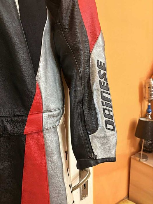 Dainese Двуделен Кожен Екип - КАТО НОВ!!!  (р-р 50/L)