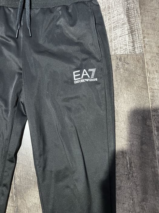 Pantaloni negri EA7