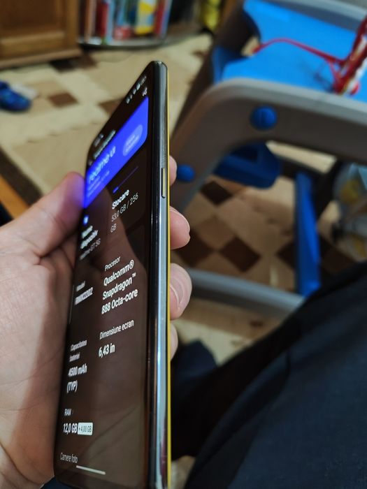 Vând realme GT 5G de 12GB RAM și 256GB stocare