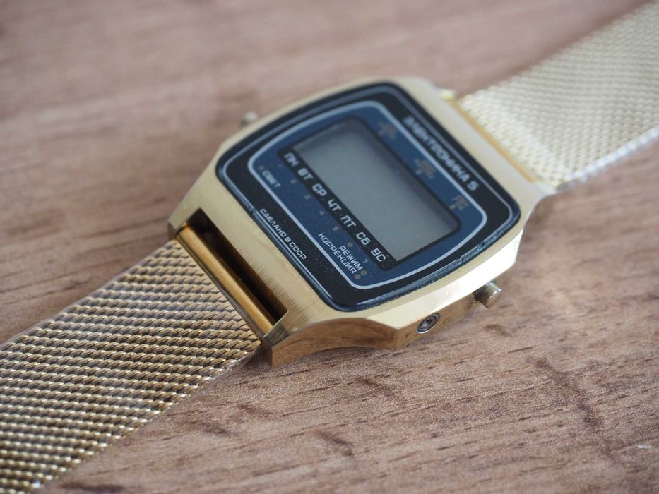 Ceas de mână sovietic Elektronika 5, brățară nouă, auriu, URSS