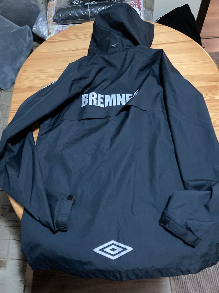 Мъжка оригинална ветровка Umbro