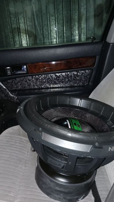 Продам Сабвуфер  с коробам экспо