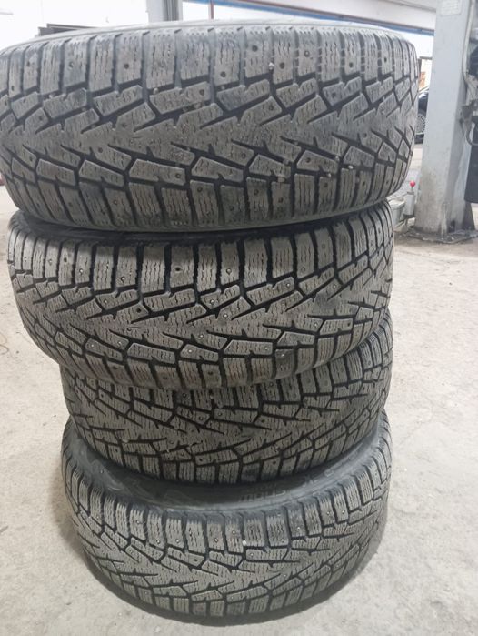 Продам комплект зимней резины