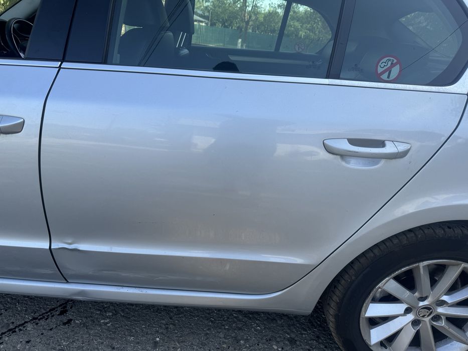 Usa usi stanga skoda superb 2 LA7W