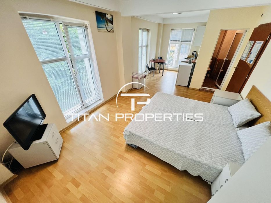 Дава се под наем Едностаен апартамент в Бургас, Център - 25 кв.м за 280.5 € - Снимка #1