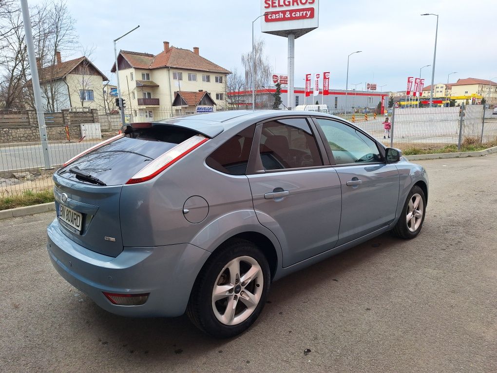 Ford focus 2 hatchback