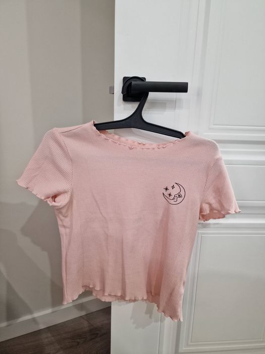 Розовая футболка