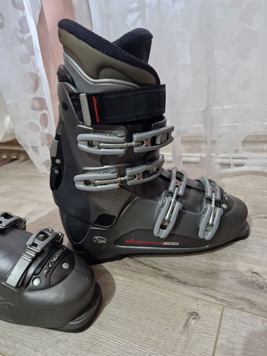 Vând Clăpari NORDICA !!! 41