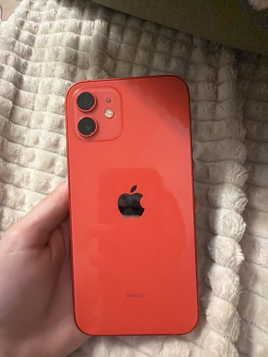 Vand iphone 12 red