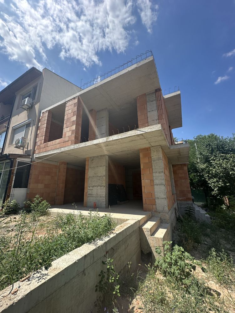 Продавам просторни двустайни апартаменти в ж.к. Черно море, гр.Несебър