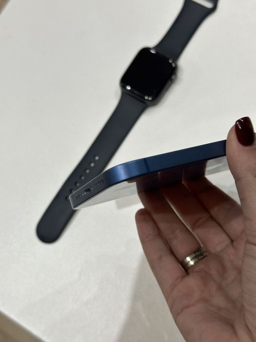 IPhone 13 в отличном состоянии и Apple Watch