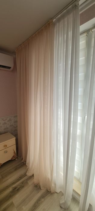 Dormitor deosebit. Gratuit: Perdele și covor