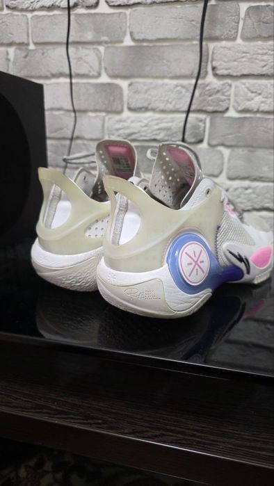 Оригинальные кроссы Li-ning