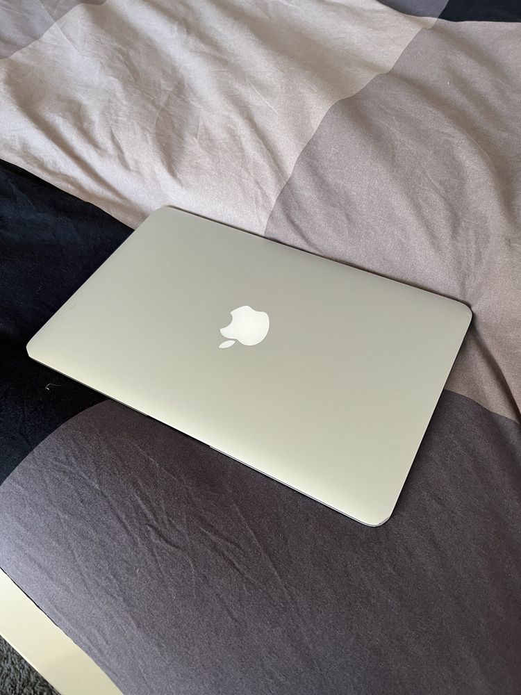 Apple Macbook Air 11’ Dual-Core i5
