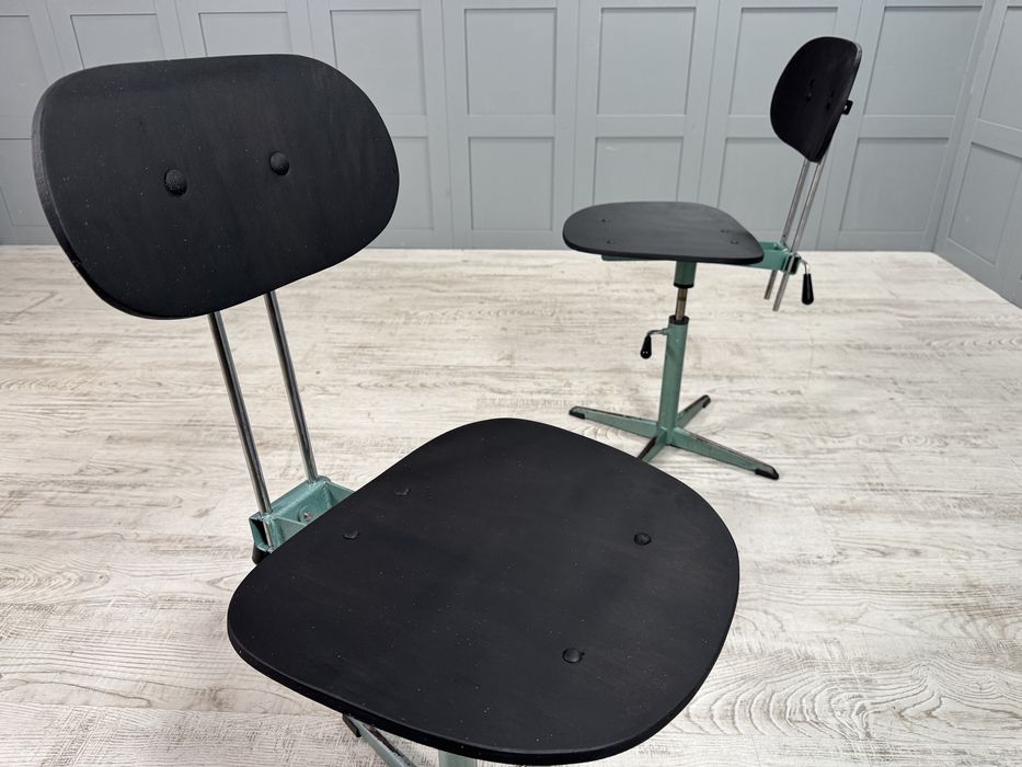 Винтидж индустриални работни столове Р460