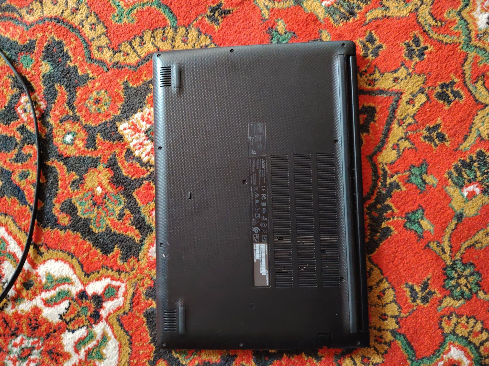 Noutbuk acer aspire 3, 256gb ssd+ 128gb ssd 4gb ram +16gb ram