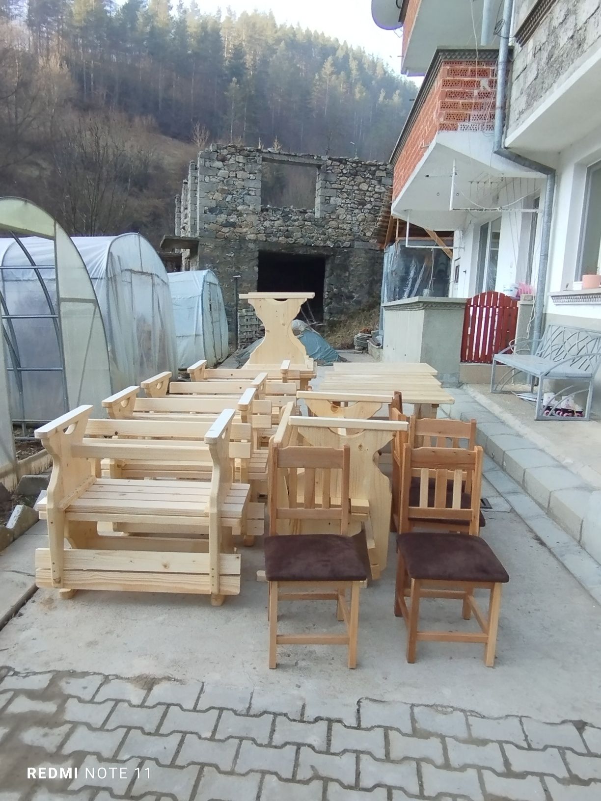 Баварски маси и пейки