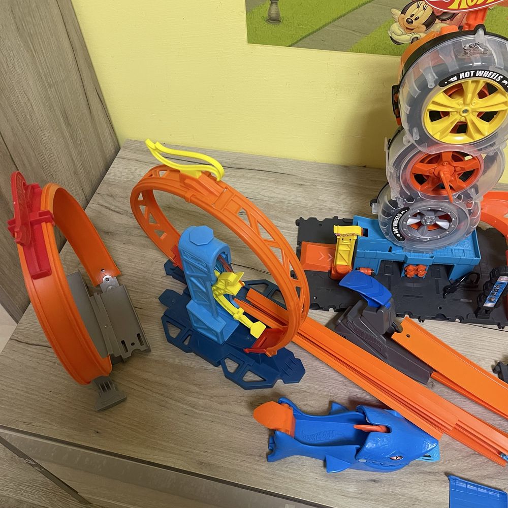hotwheels няколко части