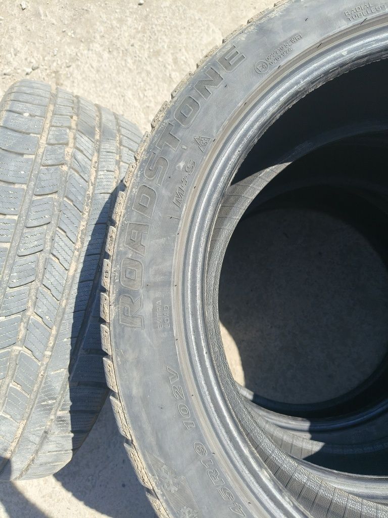 Продам шины 245/45/19