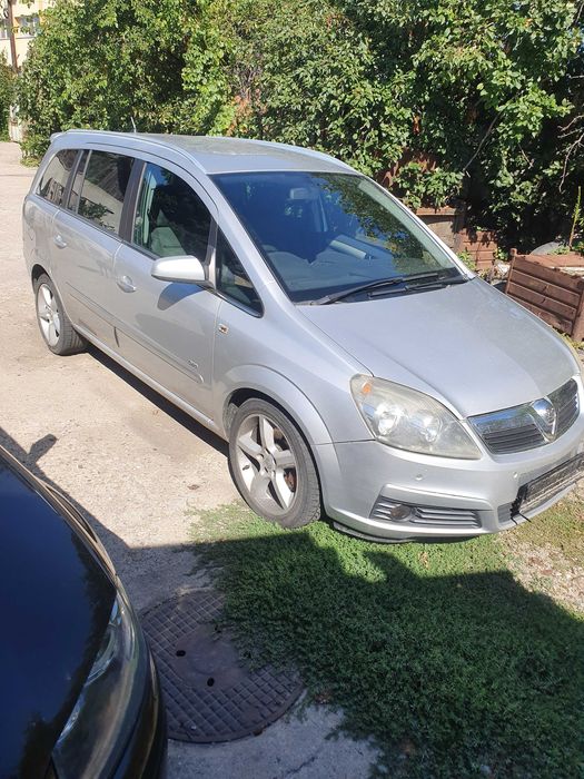 Fata completa / Piese dezmembrari Opel Zafira B 1.9 Cdti