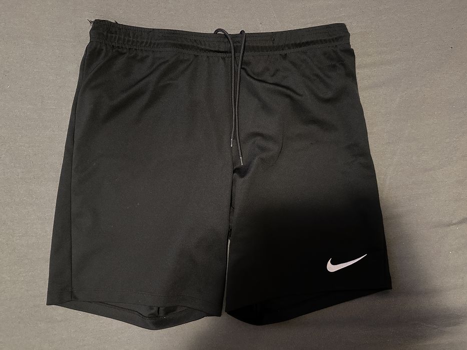 Спортни шорти, Nike и Adidas
