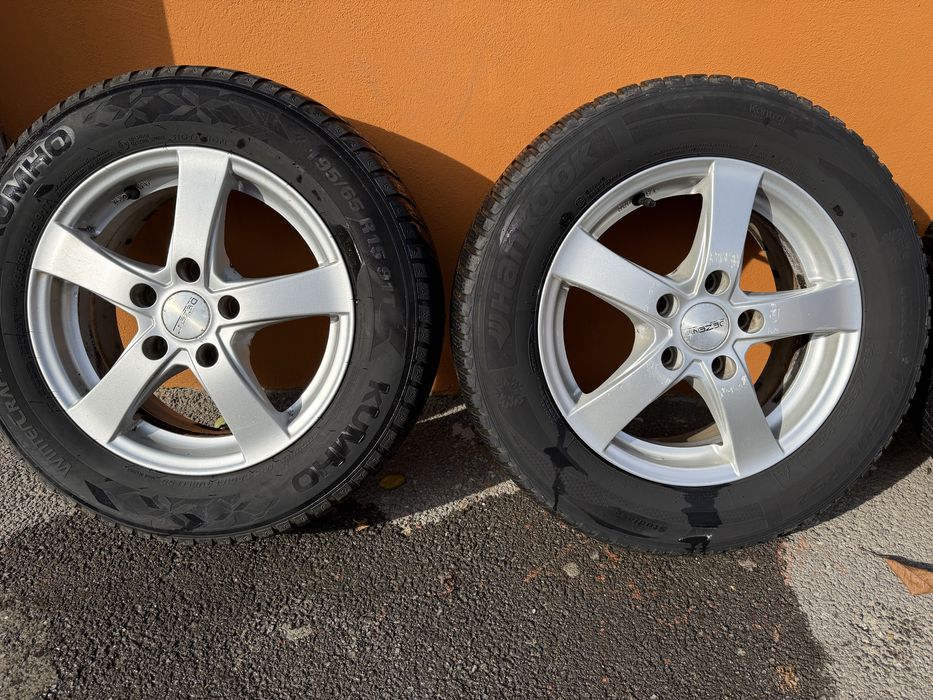 Jante aliaj cu anvelope de iarna R15