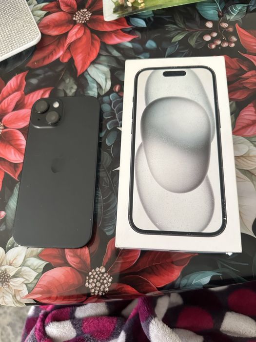 продам срочно айфон 15 купили 10 дней назад чек и документы есть