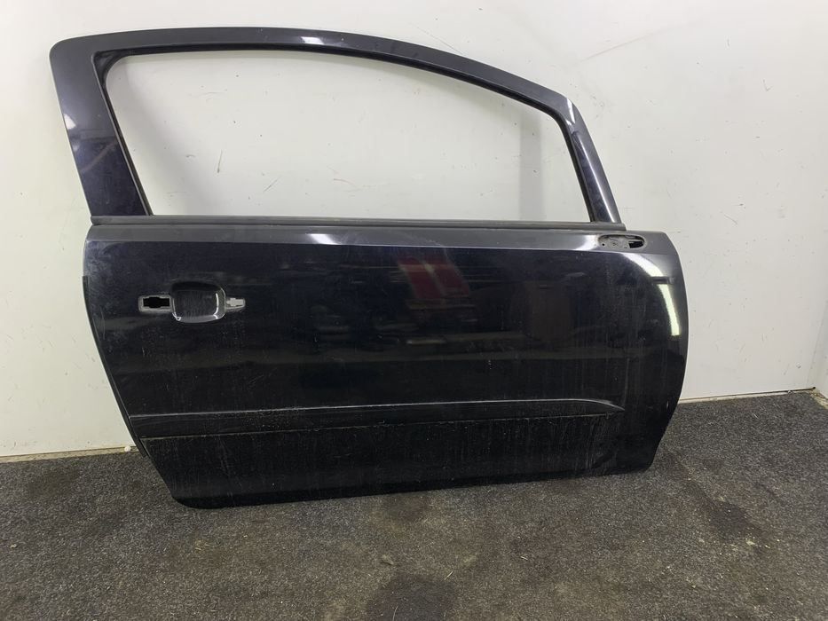 Dezmembrez Usa dreapta fata de pe Opel CORSA D 2006-2014