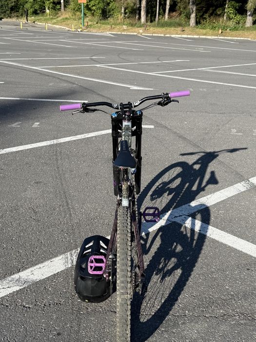 Bicicleta downhill scott gambler custom   (Santa cruz, canyon, trek)