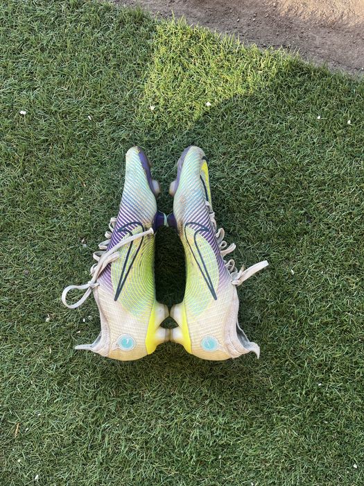 ghete profesionale de fotbal marimea 42