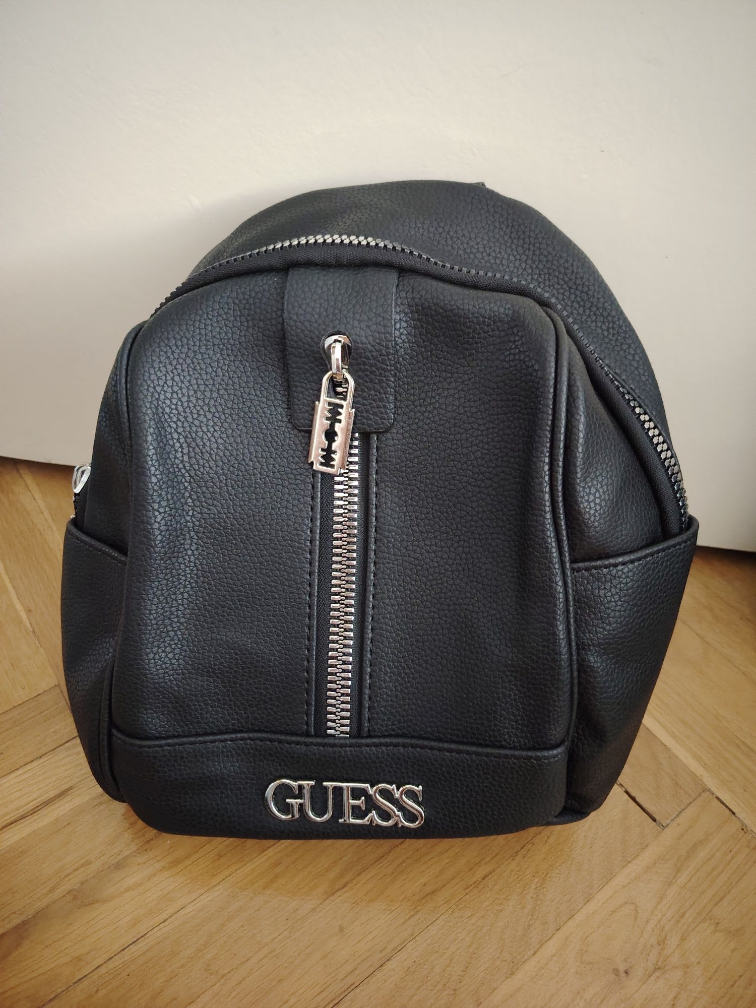 Пормонета LV и раници  на Guess