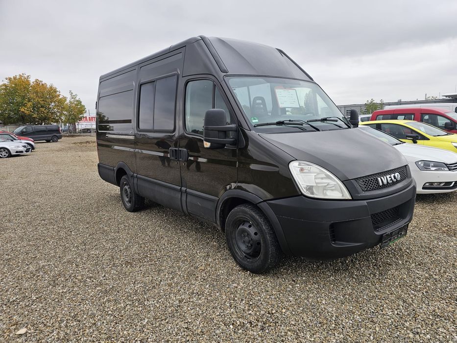 Iveco daily 6 locuri/ marfa/ 3 l diesel/2011