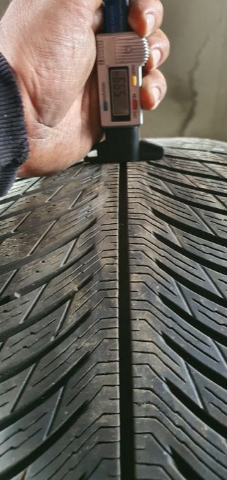 Гуми 2бр 235/55/19 - 255/50/19 - 899лв