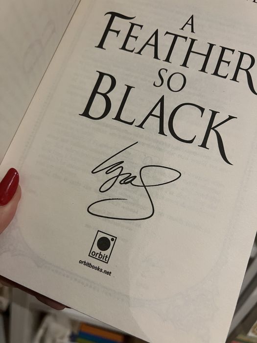 A feather so black - Lyra Selene - editie speciala Fairyloot