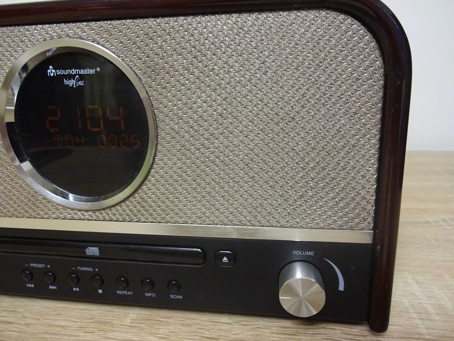 Radio FM, DAB, CD, MP3, USB, AUX, Bluetooth, Ceas